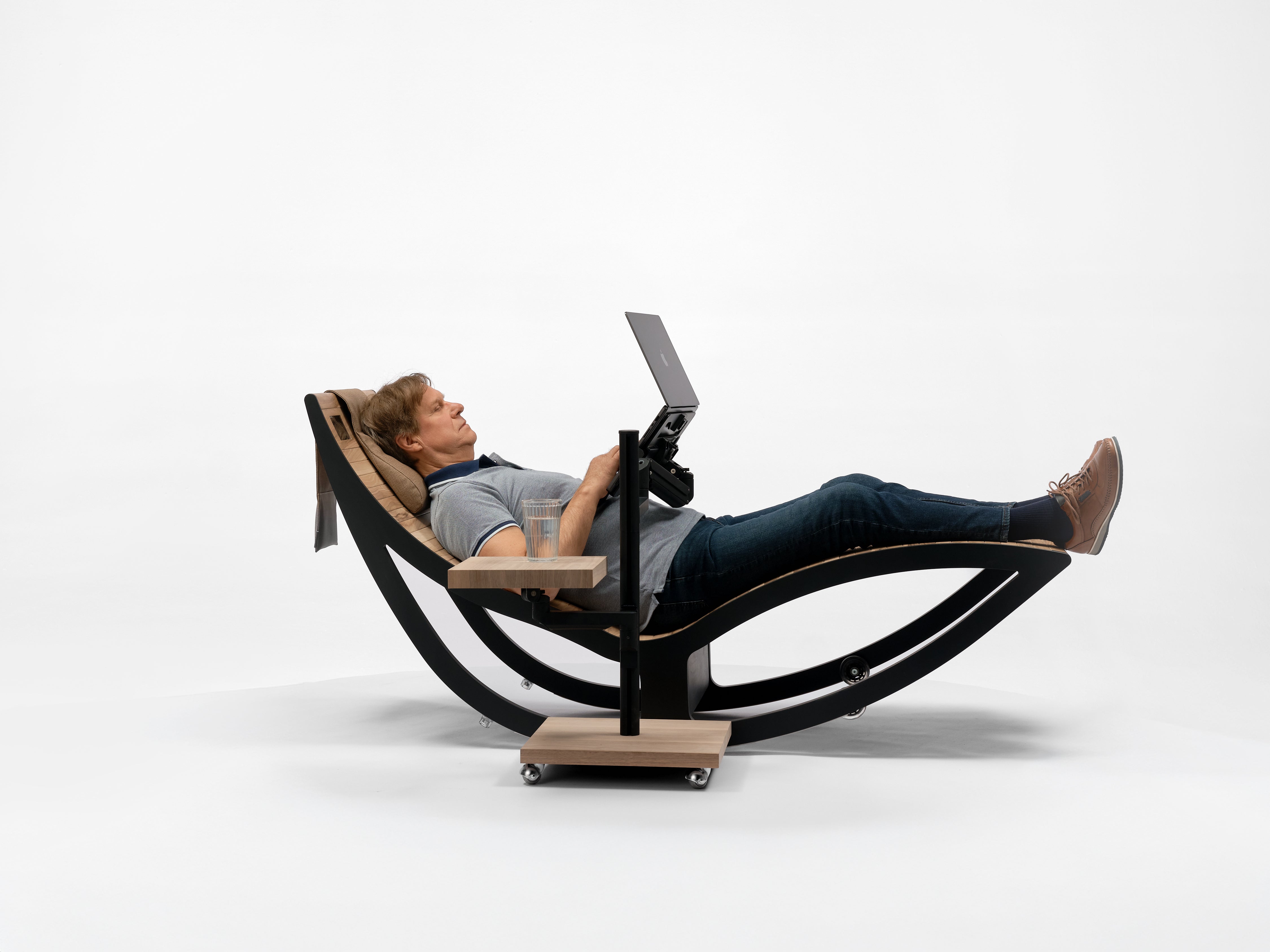 Pracownia stolarska DAWIDCZYK — ręczna produkcja foteli NIRE